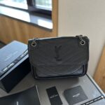 saint laurent niki medium in vintage leather black noir 28cm 6331580en071000 djkd9.jpg