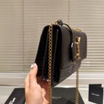 saint laurent sunset medium in crocodile embossed leather black 22cm 442906dnd0j1000 tcoit.jpg