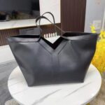 saint laurent y tote in leather bag black n6rlq.jpg