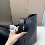 saint laurent y tote in leather black 36cm 817602aaeb31000 8jbmy.jpg