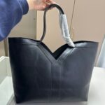 saint laurent y tote in leather black 36cm 817602aaeb31000 b8mlm.jpg