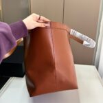 saint laurent y tote in leather brick 36cm 817602aaec36359 bncqd.jpg