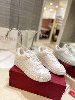 valentino garavani freedots low top sneaker in leather white 4y2s0h43rdg 0bo 4hwvc.jpg