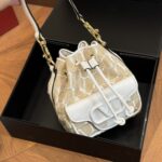 valentino garavani loco iconographer toi beige 16cm 4w2b0m94rrc 5wzm3.jpg