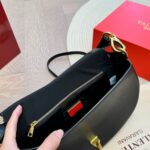 valentino garavani ohval shoulder bag black 28cm 5w2b0n88cvc 0no wa6mz.jpg