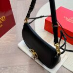 valentino garavani ohval shoulder bag black 28cm 5w2b0n88cvc 0no wmrjw.jpg