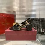 valentino garavani one stud leather sandals black 7lgpp.jpg