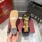 valentino garavani one stud leather sandals black ggjp6.jpg