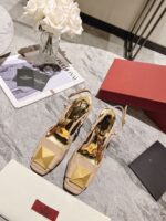 valentino garavani one stud patent leather slingback pump rose cannelle m3u49.jpg
