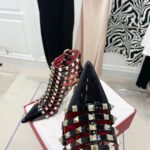 valentino garavani rockstud alcove pumps black tol0t.jpeg