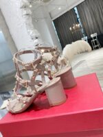 valentino garavani rockstud ankle strap sandal beige 5w2s0491vbp p45 jd0cw.jpeg