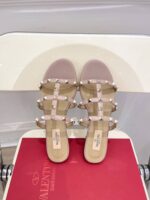 valentino garavani rockstud flat slide sandal pink 5w2s0c49vod p45 dljzv.jpg