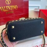 valentino garavani rockstud handbag in grainy leather black 21cm kpfca.jpg
