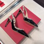 valentino garavani rockstud patent leather strap pump black cvhb2.jpg