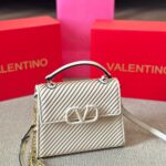 valentino garavani small vsling handbag white 20cm gzd6d.jpg