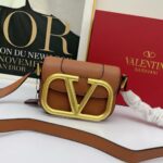 valentino garavani supervee v logo small bag brown 18cm h9svi.jpg