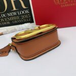 valentino garavani supervee v logo small bag brown 18cm xr7ty.jpg