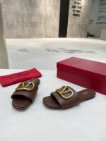 valentino garavani vlogo signature slide sandal brown xesnx.jpg