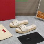 valentino garavani vlogo signature slide sandals white tgiyf.jpeg