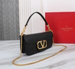 valentino loc shoulder bag in black 1w2b0k30zxl0no 61dqr.jpeg