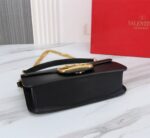 valentino loc shoulder bag in black 1w2b0k30zxl0no pdptd.jpeg