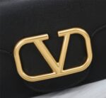 valentino loc shoulder bag in black 1w2b0k30zxl0no po7b9.jpeg