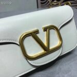 valentino loc small shoulder bag in white 1w2b0k53zxli16 rgome.jpeg