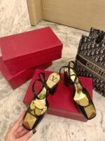 valentino one stud pump in patent leather 90mm black xw2s0dt4laf0no yru6x.jpg