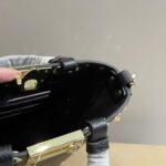 valentino rockstud crossbody pouch in grainy leather black 16cm 5w2p0w31vsh 0no 2bwta.jpg