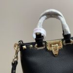 valentino rockstud crossbody pouch in grainy leather black 16cm 5w2p0w31vsh 0no j5uwg.jpg
