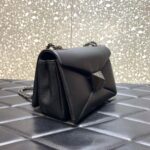 valentino small one stud nappa handbag with chain and tone on tone stud black 19cm 1w2b0k21uzr 0no s3t7s.jpg