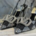 valentino vlogo signature back strap crystal high heels black ubaok.jpg