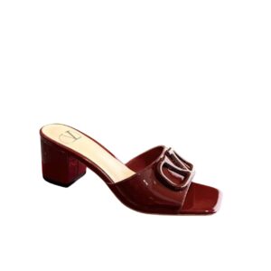 valentino vlogo signature slide sandal burgundy tejho.jpg