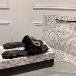 valentino vlogo signature square toe slide black sandal vo8i2.jpg
