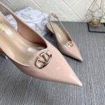 valentino vlogo the bold edition slingback pumps in patent leather 60mm in beige rose tdowg.jpg