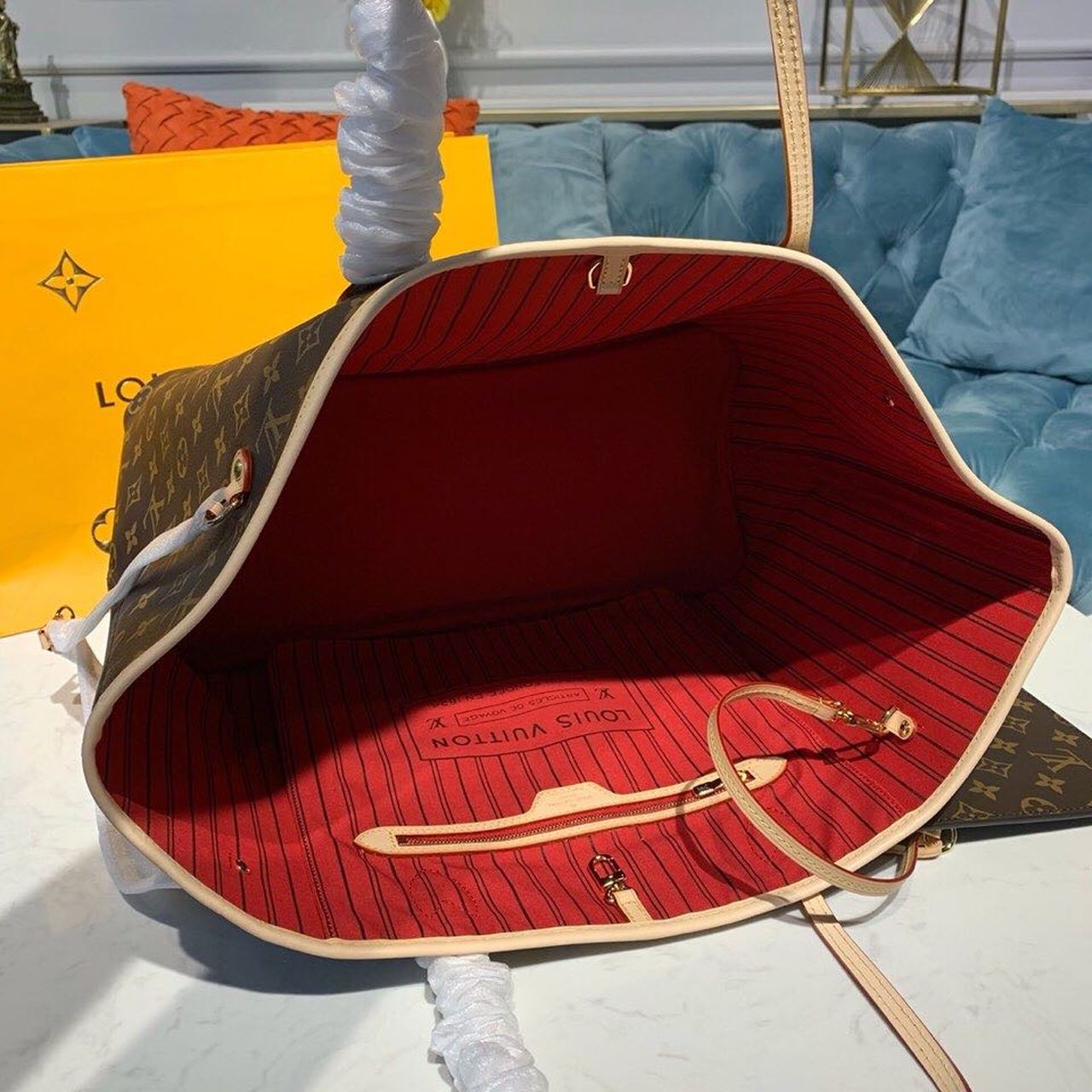 LV Neverfull GM Tote Bag Monogram Canvas Red M40991 10 1084681572465167 .pic 55461.1572465646.jpg