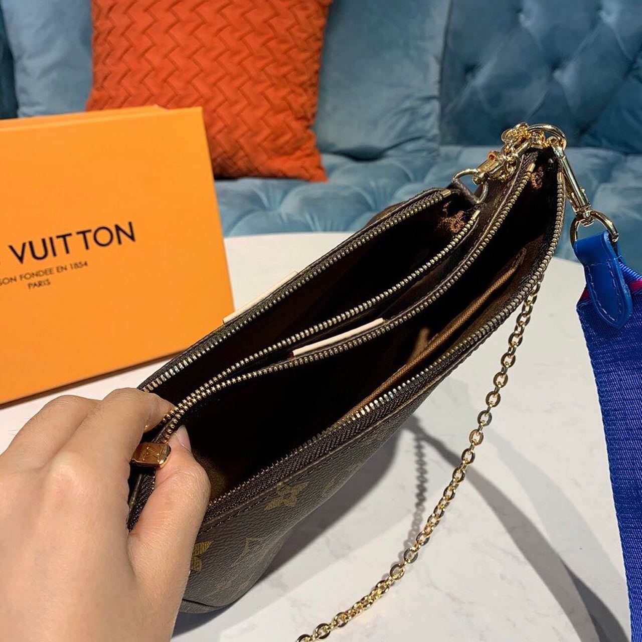 LV Multi Pochette Accessoires Monogram Canvas Blue 10 1089821572541608 .pic 32475.1572716035.jpg