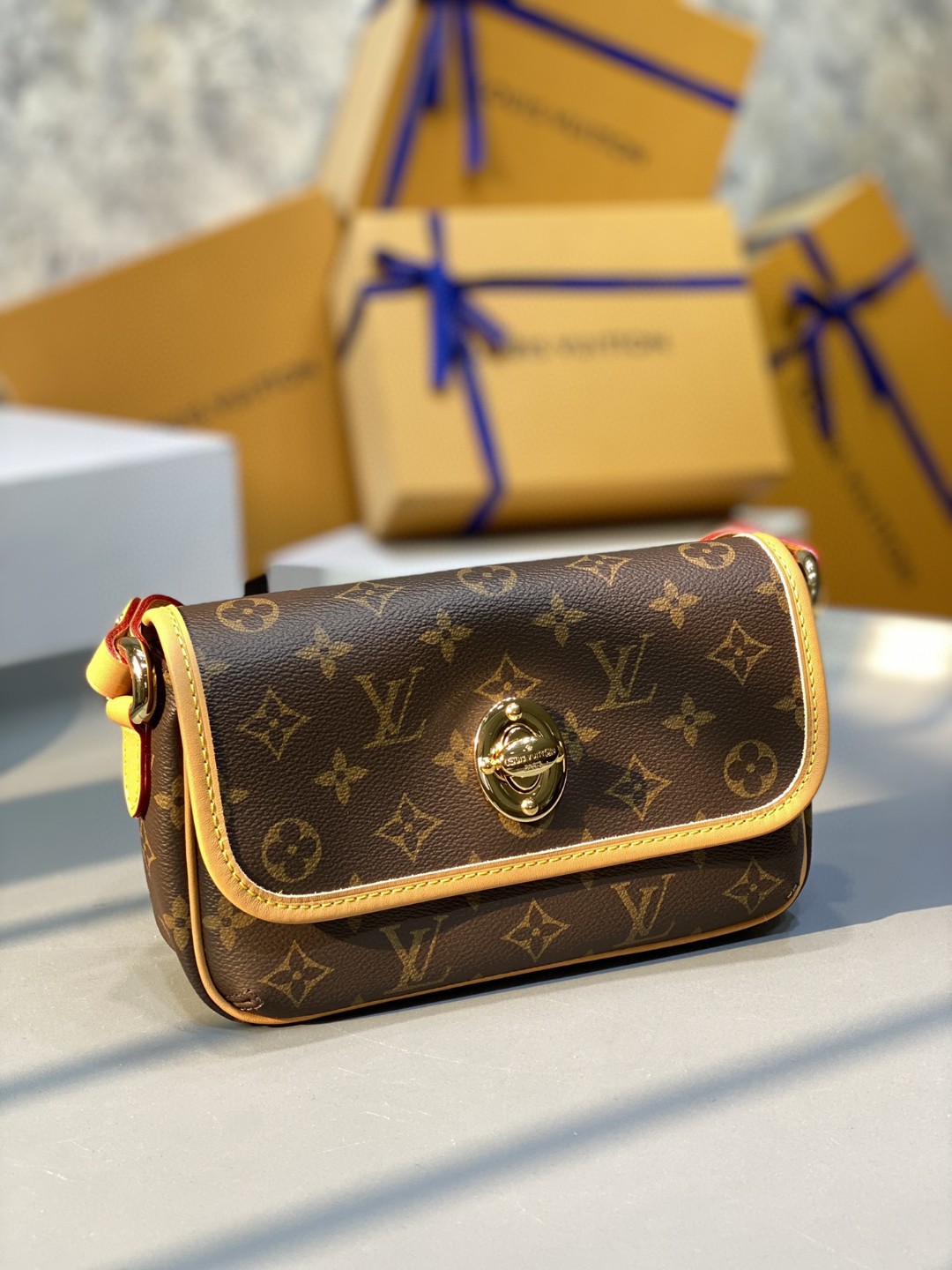 LV Tikal PM Monogram Canvas M40078 7 9c3633d2.jpg