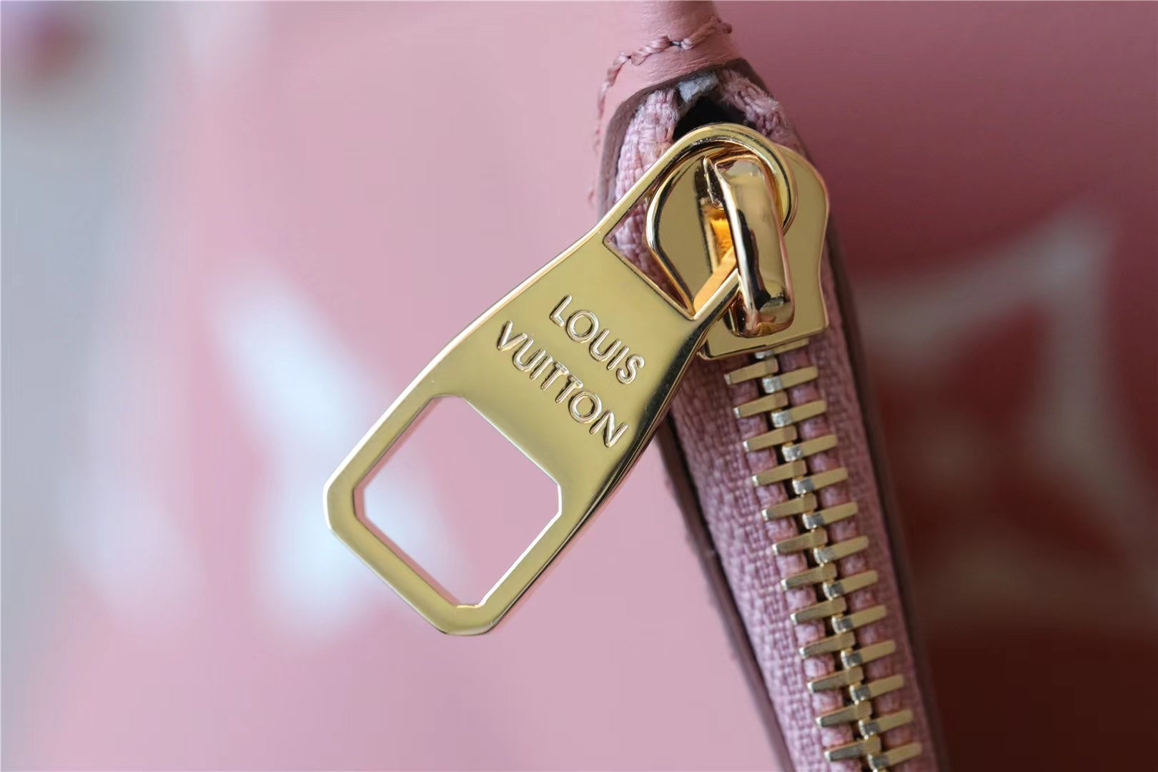 LV Neverfull MM Monogram Empreinte Pink M46329 7 Louis Vuitton Neverfull MM3 2.jpg