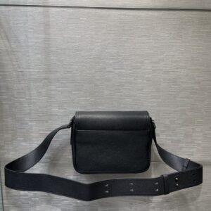 borsa dior uomo iyqaq.jpg