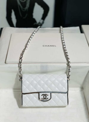 chanel 22a small evening bag limited edition white lambskin slivery 001 luxibags.ru .jpg