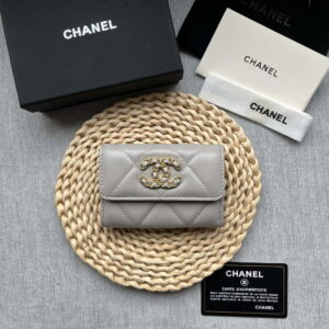 chanel ap1790 19 flap card holder shiny lambskin gold tone ruthenium finish metal gray 001 luxibags.ru .jpg