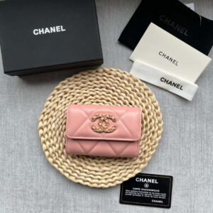 chanel ap1790 19 flap card holder shiny lambskin gold tone ruthenium finish metal pink 001 luxibags.ru .jpg