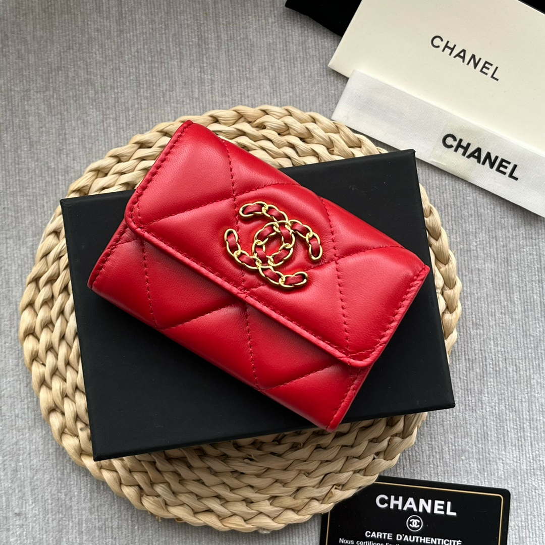 CN AP1790 19 flap Card Holder shiny lambskin gold tone ruthenium finish metal Red 5 chanel ap1790 19 flap card holder shiny lambskin gold tone ruthenium finish metal red 005 luxibags.ru .jpg