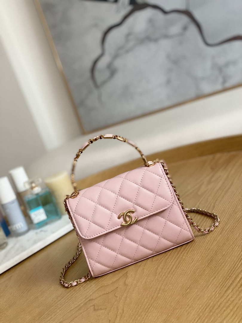 CN AP2944 Clutch with Chain Lambskin Light Pink 1 chanel ap2944 clutch with chain lambskin light pink 001 luxibags.ru .jpg