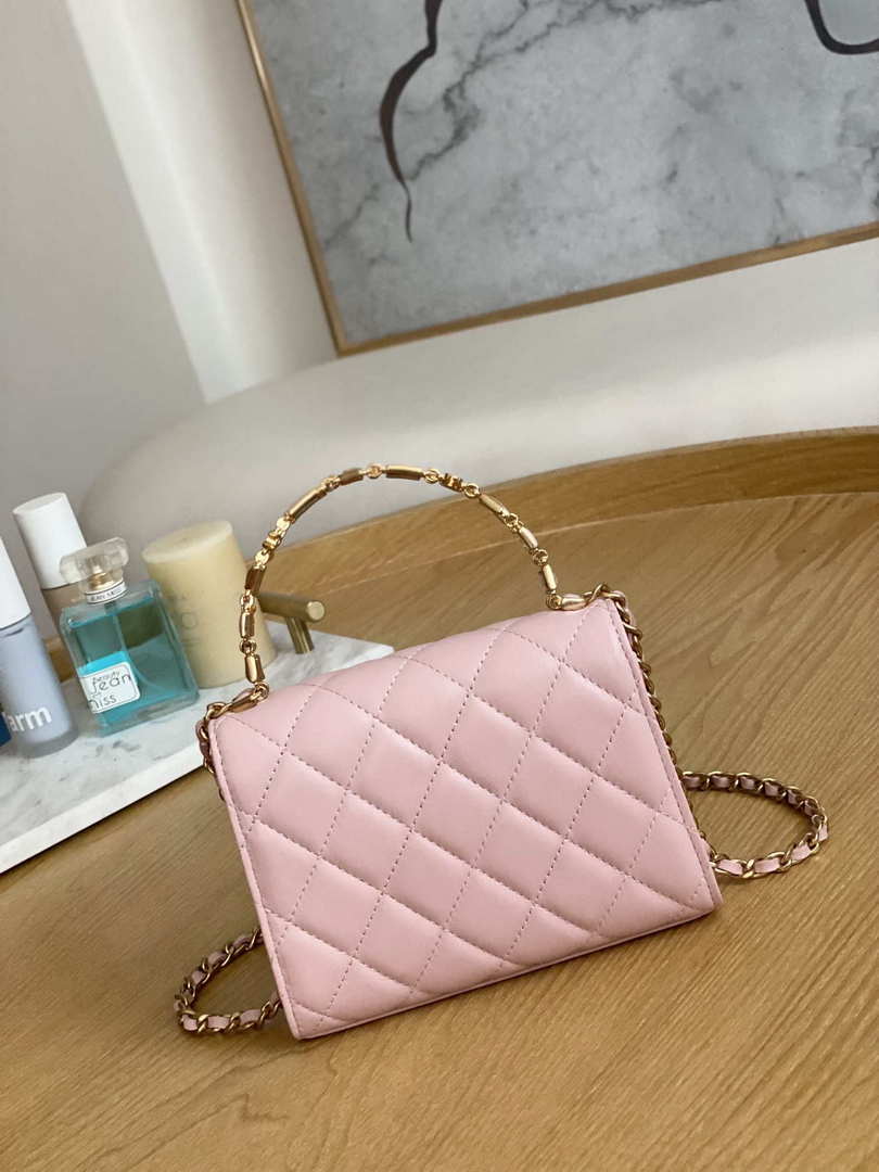 CN AP2944 Clutch with Chain Lambskin Light Pink 2 chanel ap2944 clutch with chain lambskin light pink 002 luxibags.ru .jpg