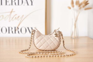 chanel ap3232 clutch with chain lambskin shiny light gold metal light pinkk 001 luxibags.ru .jpg