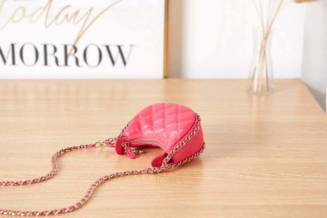 CN AP3232 Clutch With Chain Lambskin & Shiny Light Gold Metal Red 5 chanel ap3232 clutch with chain lambskin shiny light gold metal red 005 luxibags.ru .jpg