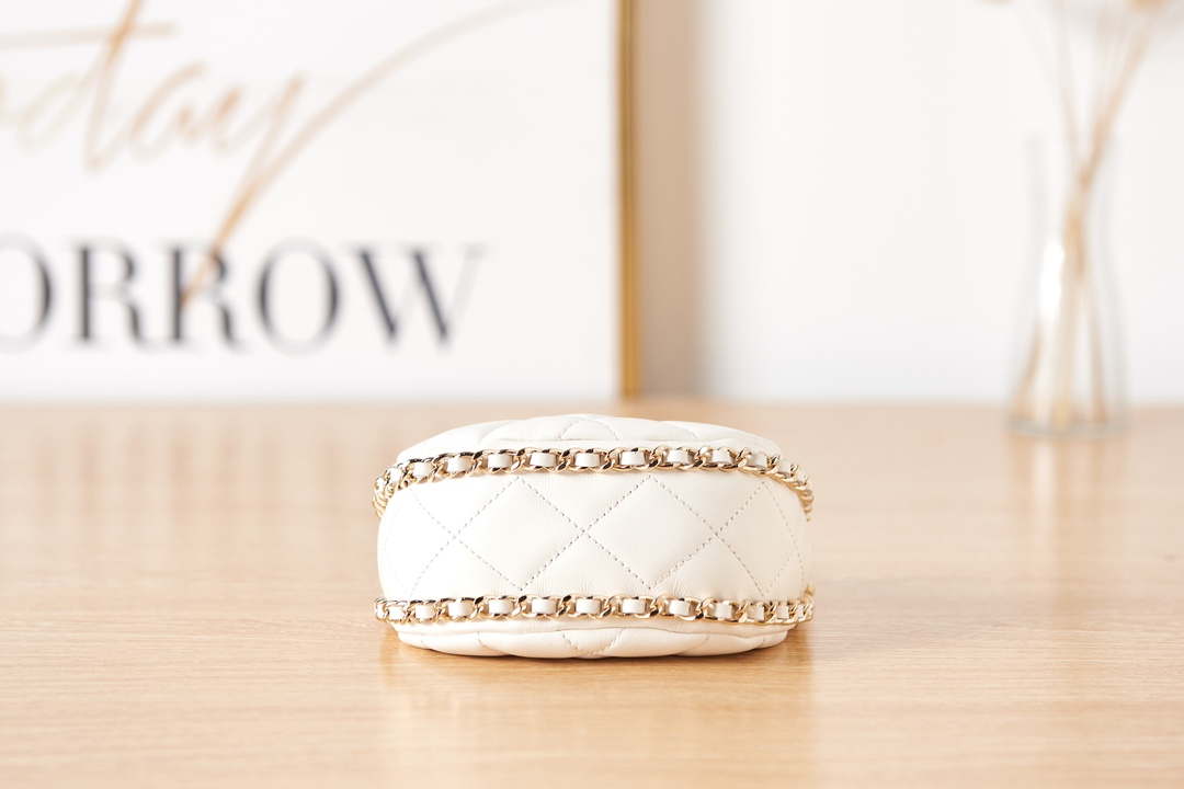 CN AP3232 Clutch With Chain Lambskin & Shiny Light Gold Metal White 6 chanel ap3232 clutch with chain lambskin shiny light gold metal white 006 luxibags.ru .jpg