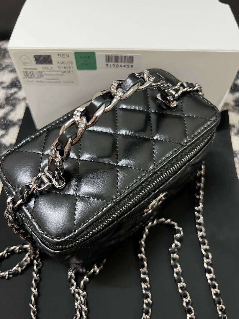 CN AP3593 Shiny Crumpled Calfskin Strass & Ruthenium-Finish Metal Black 2 chanel ap3593 shiny crumpled calfskin strass ruthenium finish metal black 02 luxibags.ru .jpg